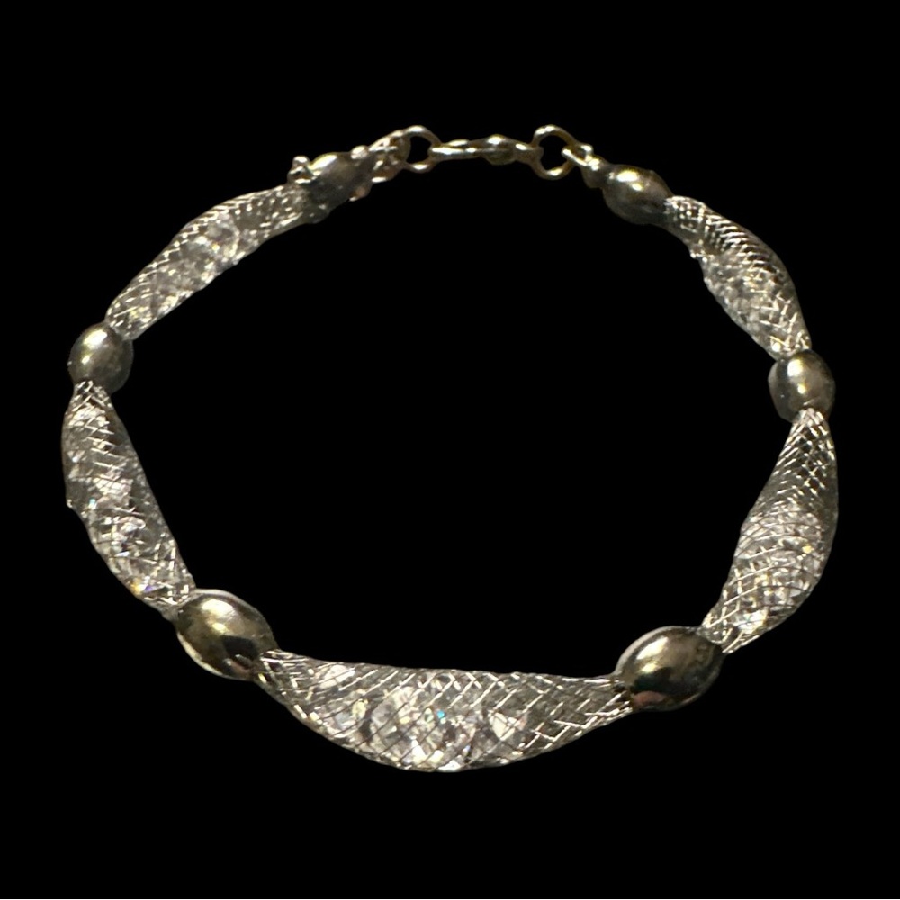 BEAUTIFUL GUNMETAL BRACELET WITH MESH AND SWAROVSKI CRYSTALS INSIDE!